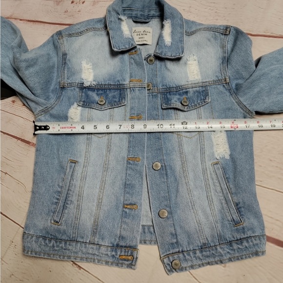 NWOT Love Tree Denim distressed jean jacket. Small. 727 - Picture 5 of 9